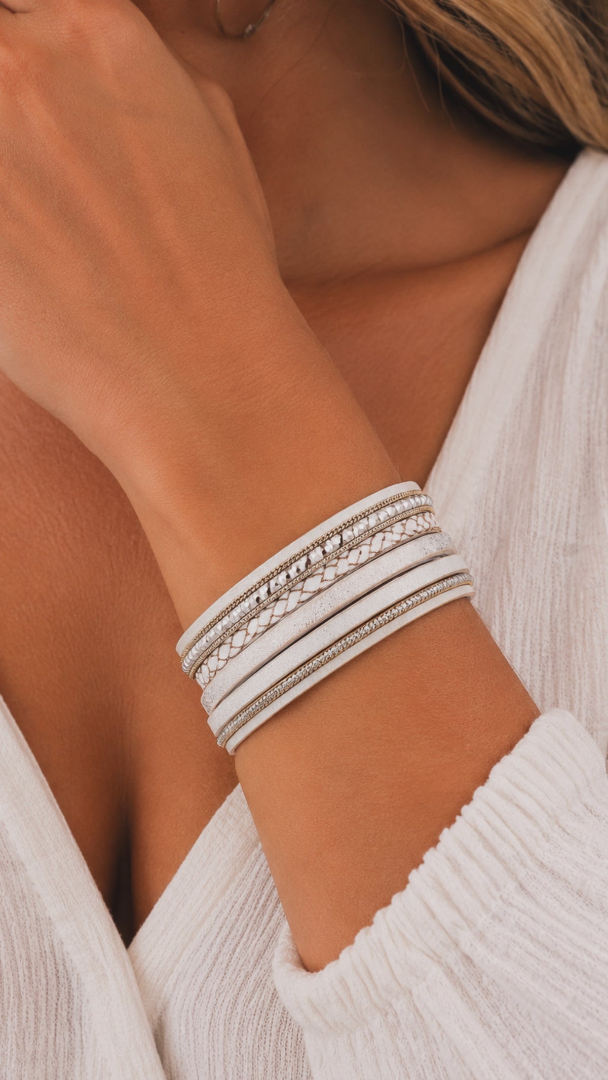Beautiful Multilayered White Bracelet with Magnetic Clasp