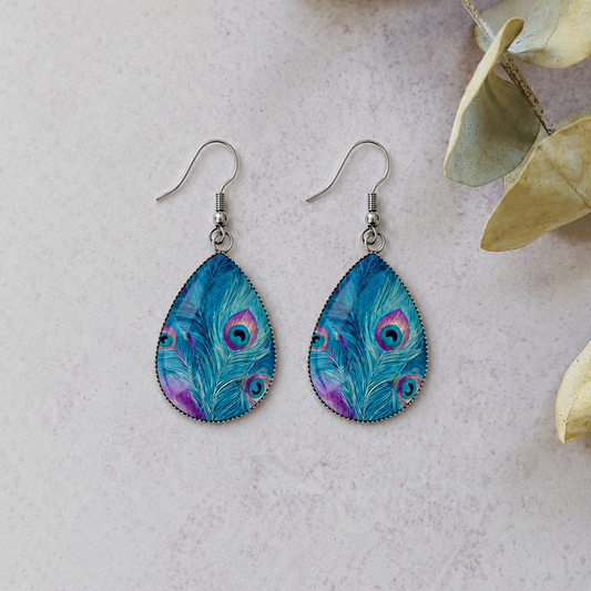 Gorgeous Feather Pattern Teardrop Earrings