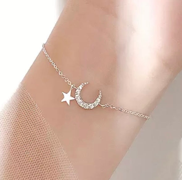 Beautiful Moon and Star Pendant Bracelet